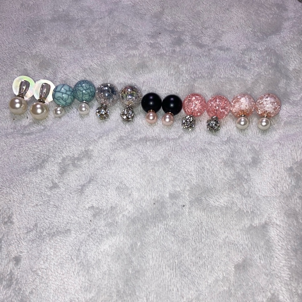 Rhinestone stud earrings